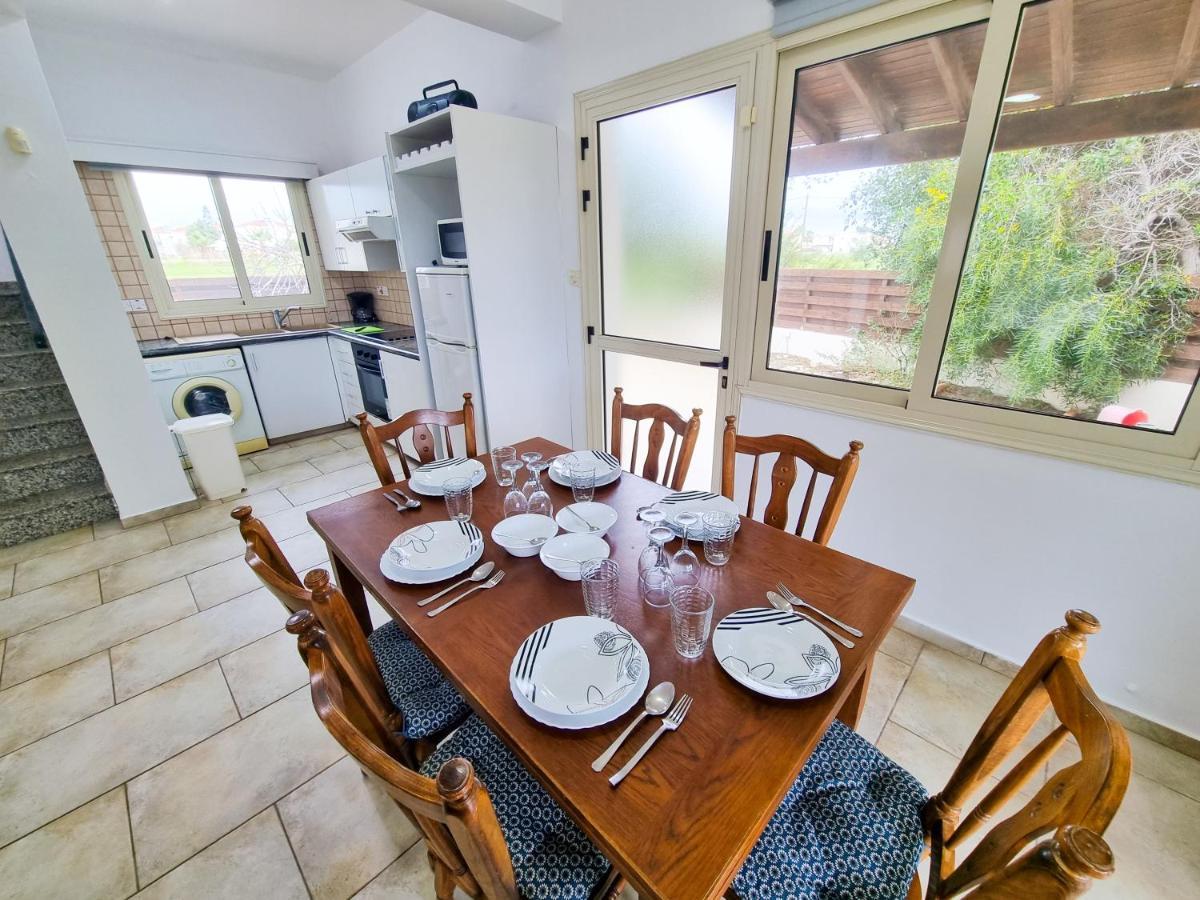 Sunnyside Pool Villa Айя Напа Екстериор снимка